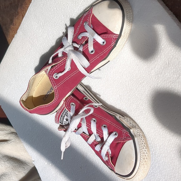 SALE💥 Converse, size 3, maroon/red - Picture 2 of 5